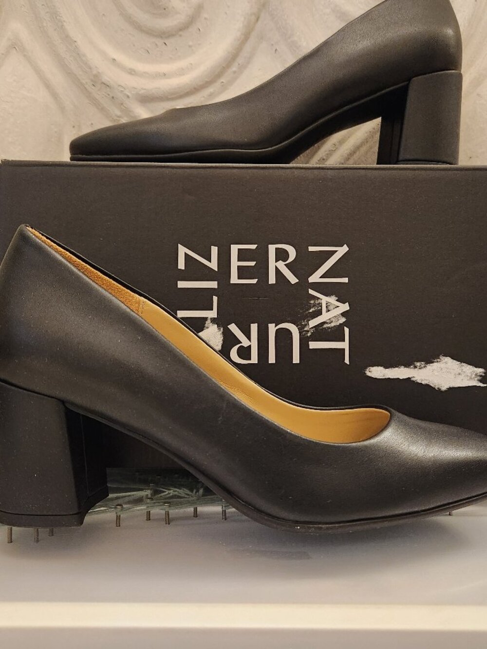Naturalizer "Warner" Black Faux Leather Pumps. NIB. Size 6.5